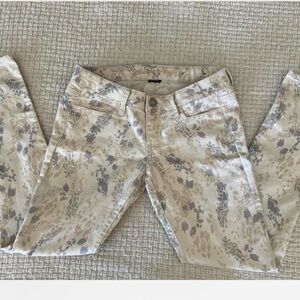 American Eagle Outfitters Cream and Gray Straight Leg Jeans